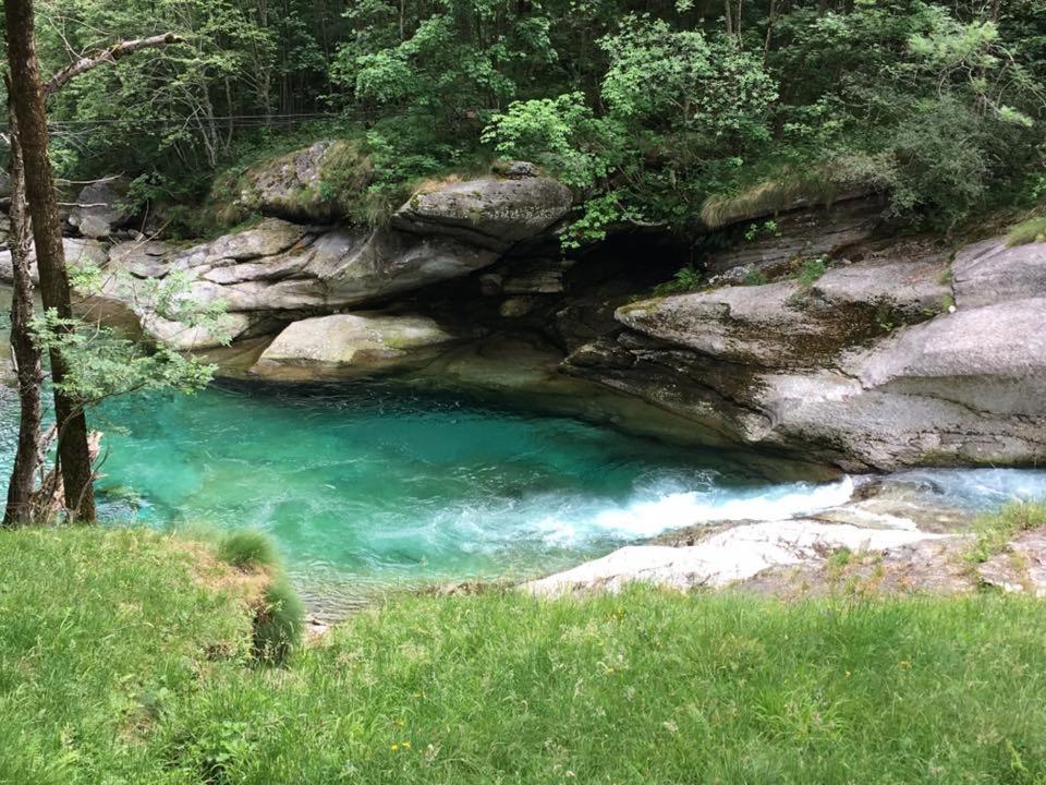 Hotel Pizzo Vogorno Bagian luar foto