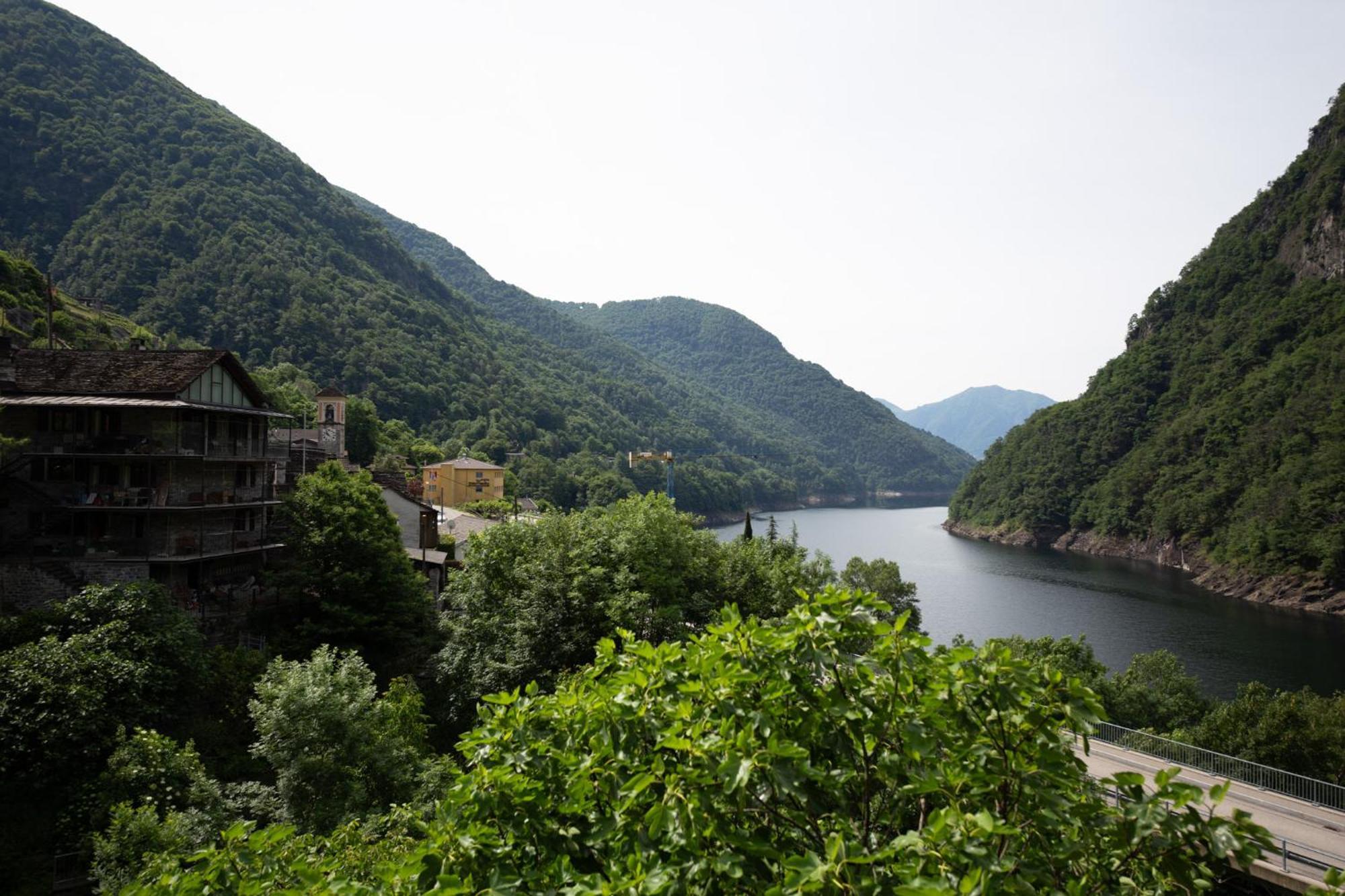 Hotel Pizzo Vogorno Bagian luar foto