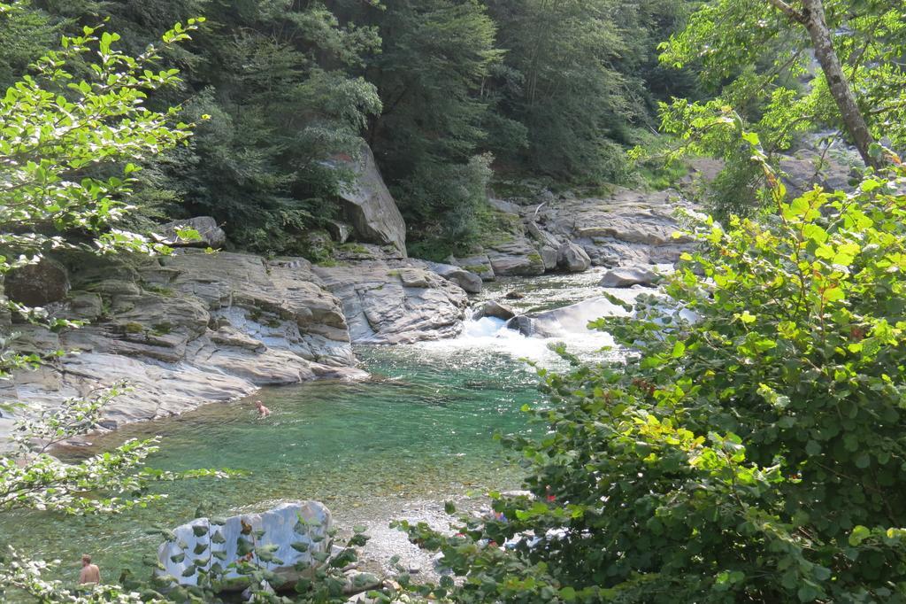 Hotel Pizzo Vogorno Bagian luar foto